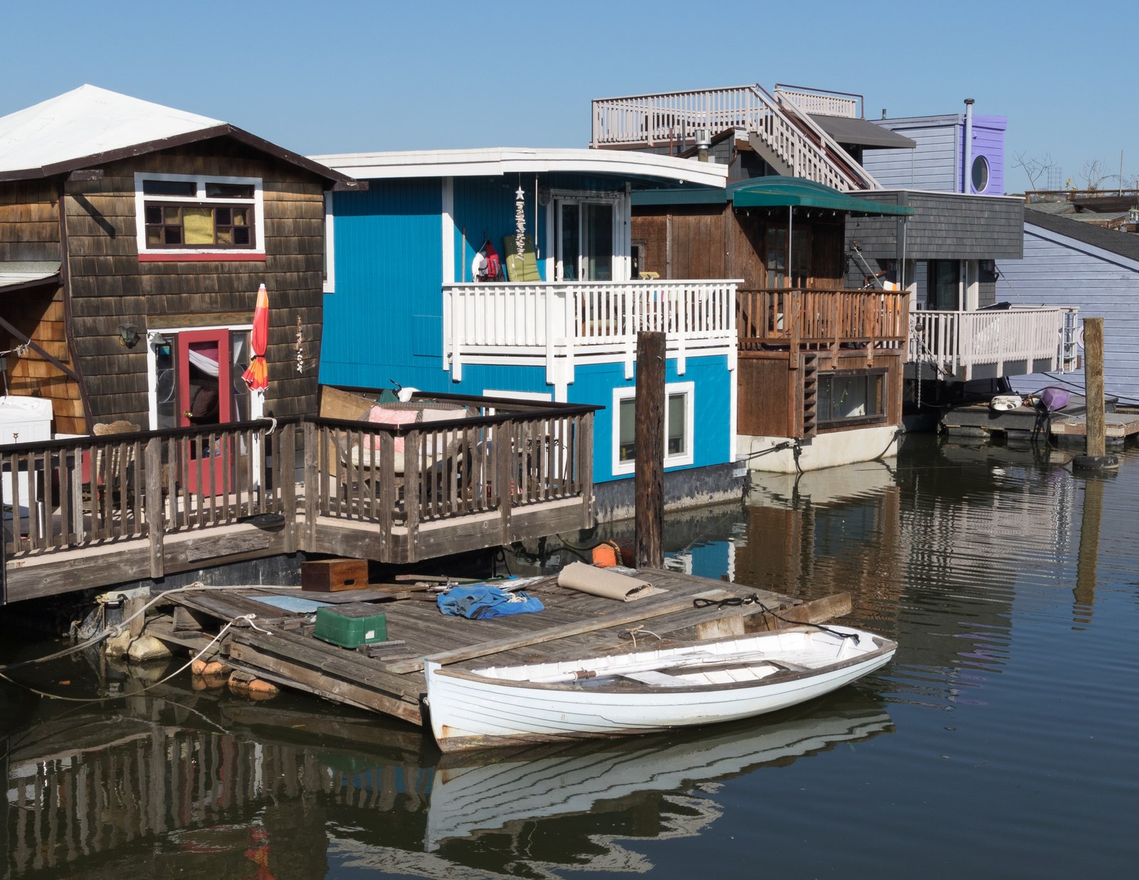 Issaquah Dock Houseboat Walk